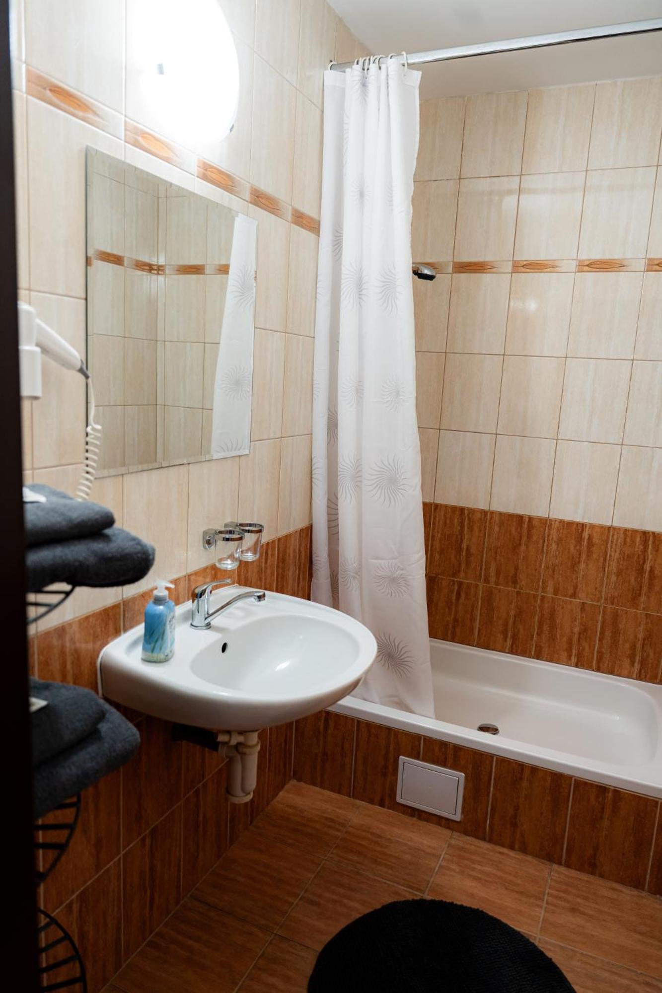 Hotel Cementar Hranice  Bagian luar foto