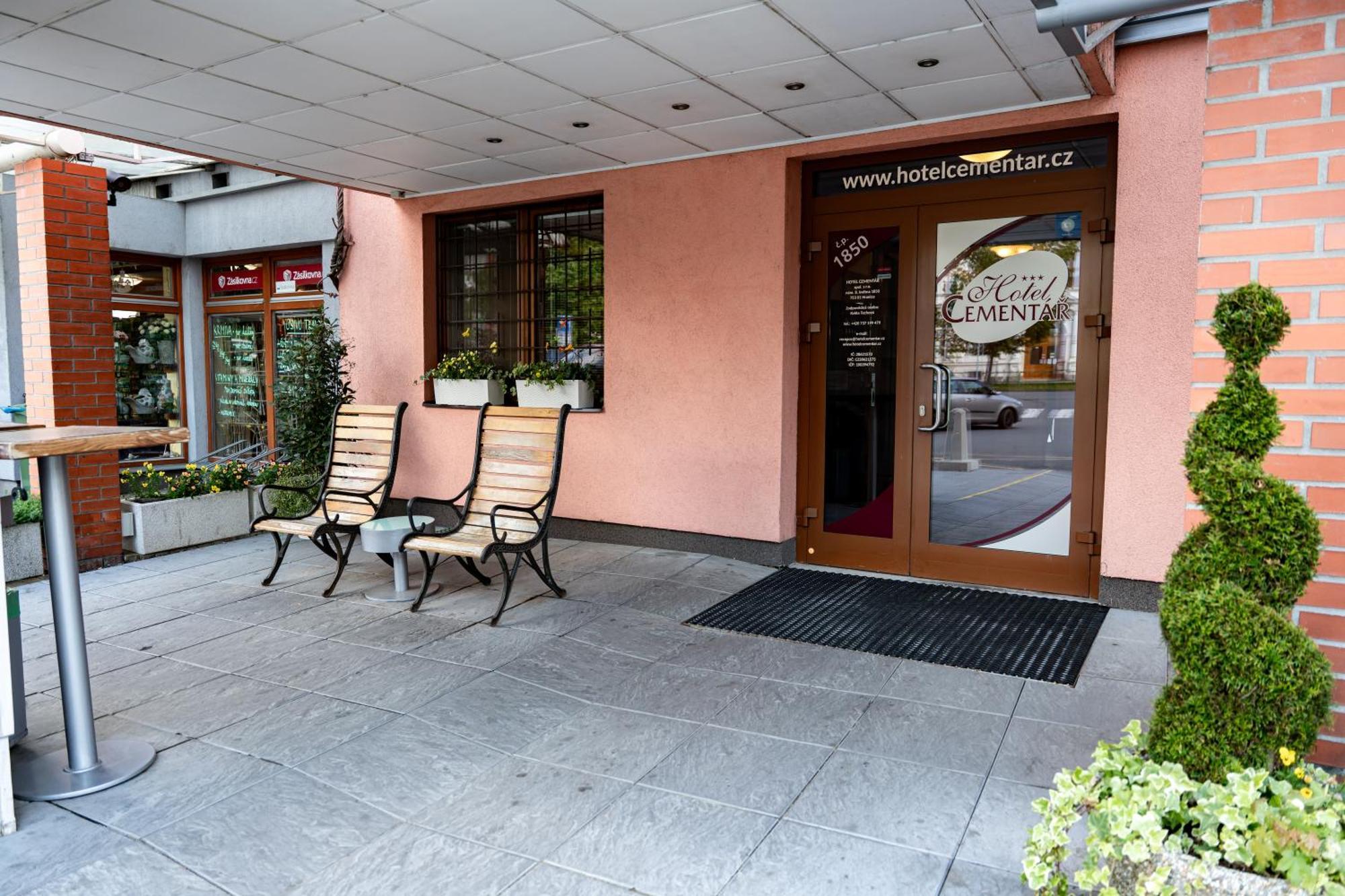Hotel Cementar Hranice  Bagian luar foto